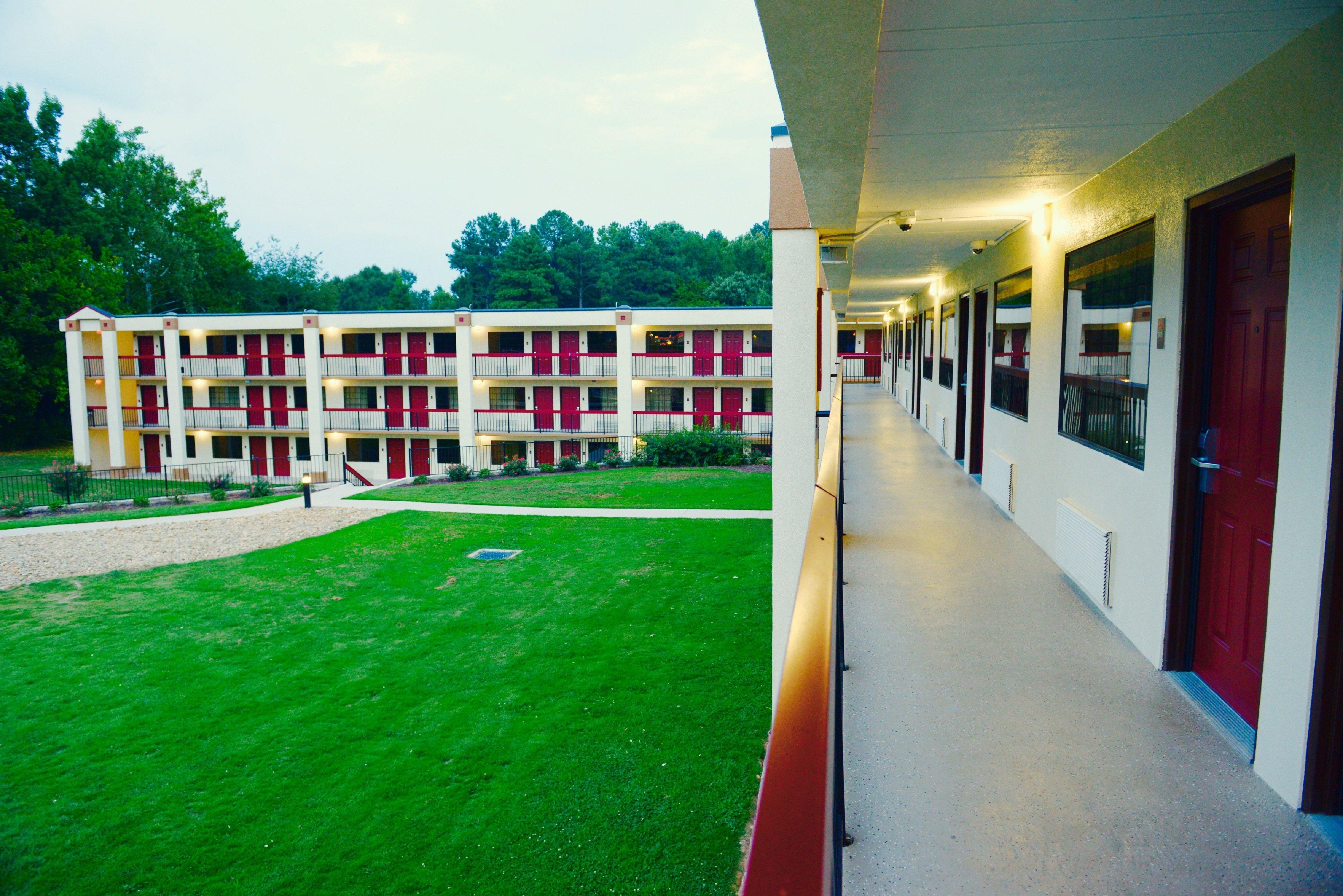 Red Roof Inn & Suites Commerce - Athens Экстерьер фото